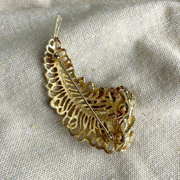 Capri gold feather brooch - 1980s vintage costume jewelry - Picture 3 of 5